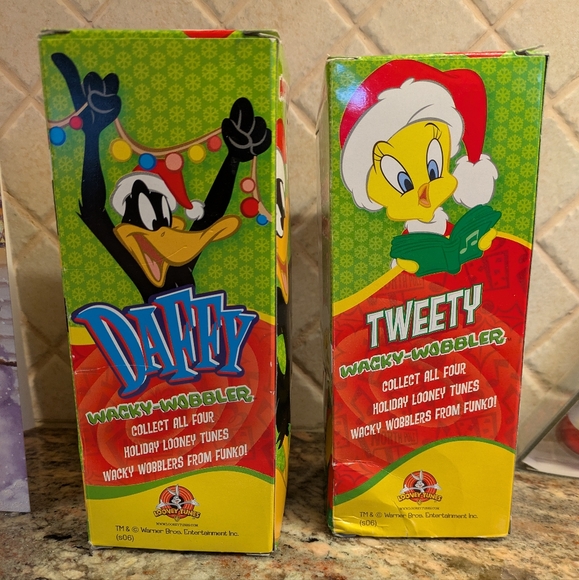 NIB Funko Bobble-Head Xmas Daffy Duck - Picture 4 of 7
